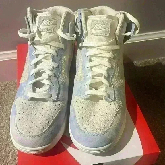 W Nike Dunk High SE - Picture 1 of 7